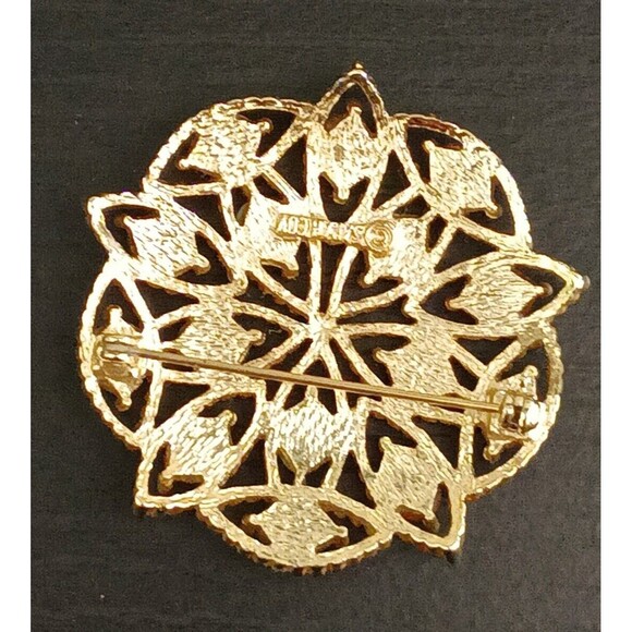 Sarah Coventry Faux Jade Coral Gold Tone Vintage Brooch Pin - Picture 3 of 5